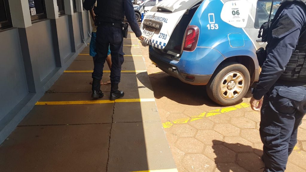 Guarda Municipal é acionada em furto de celular e detém um homem