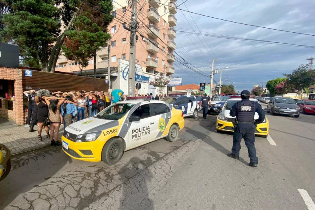Polícia já prendeu 420 pessoas e interditou 209 pontos comerciais