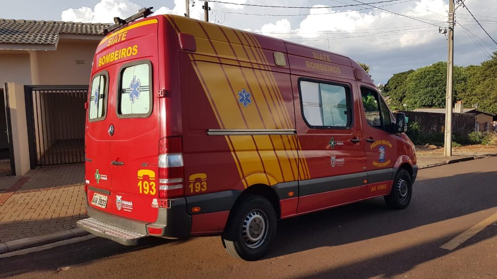Mulher cai de escada durante limpeza em residência no Bairro Santa Cruz