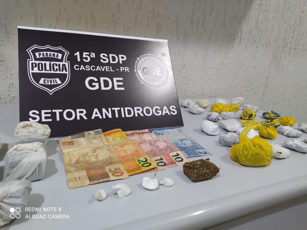 Mulher é presa pelo Setor Antidrogas do GDE no Santa Felicidade