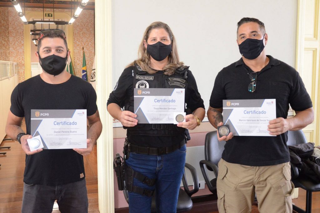 Polícia Civil do Paraná entrega prêmio para vencedores de concurso de fotografia