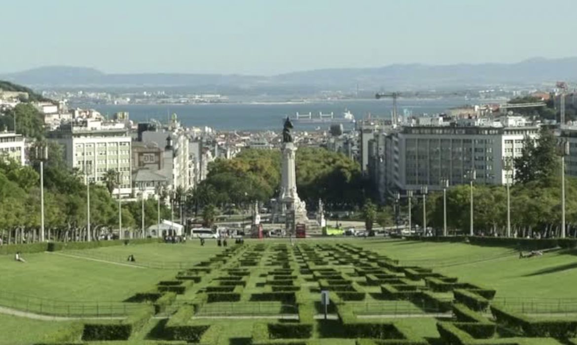 Brasileiros lideraram pedidos para residir em Portugal em 2020 Imagem referente a Brasileiros lideraram pedidos para residir em Portugal em 2020