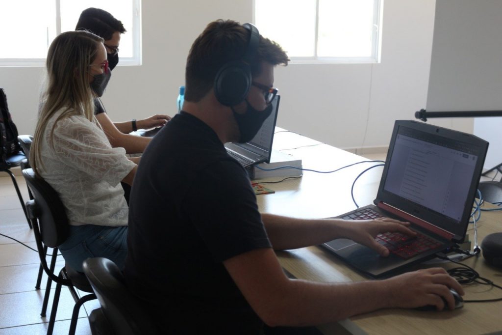 Semana Pedagógica segue produtiva, hoje com transmissões simultâneas