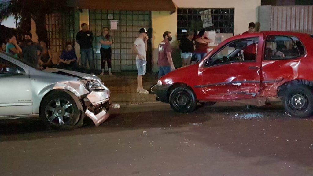 Forte colisão de trânsito é registrada no Bairro Brasmadeira