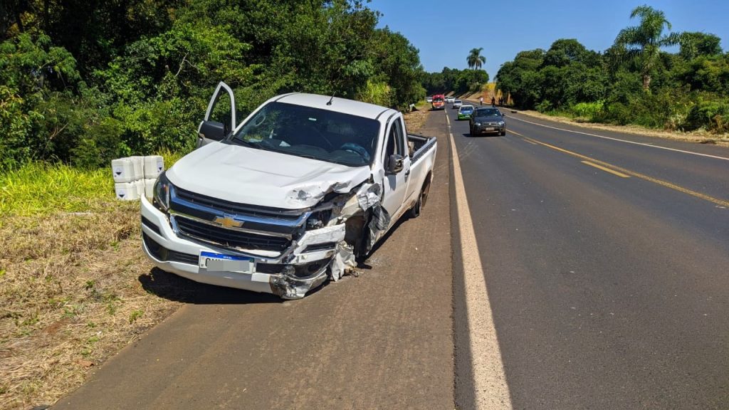 Acidente envolvendo três veículos é registrado na BR-373 em Coronel Vivida Acidente envolvendo três veículos é registrado na BR-373 em Coronel Vivida