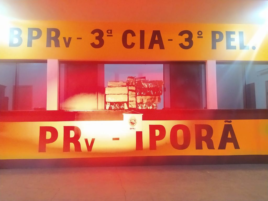 PRE detém motorista que transportava 119 quilos de maconha na PRc-272, em Iporã PRE detém motorista que transportava 119 quilos de maconha na PRc-272, em Iporã