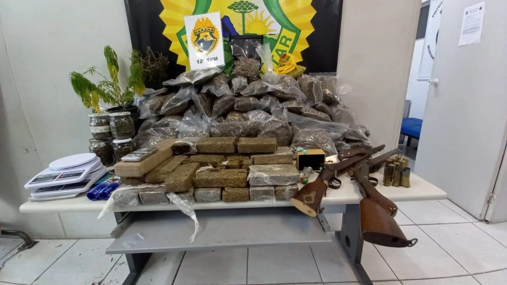Quatro são detidos com drogas em ação contra o tráfico em Curitiba Quatro são detidos com drogas em ação contra o tráfico em Curitiba