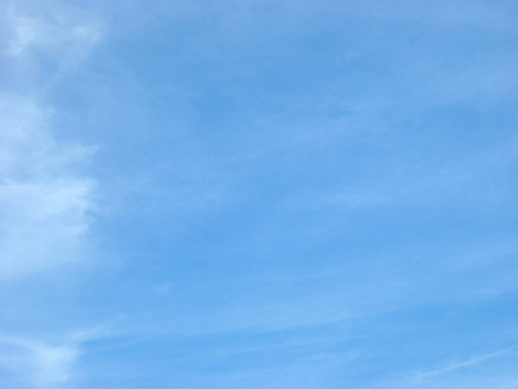 Cascavel deverá ter temperaturas altas e céu limpo neste domingo