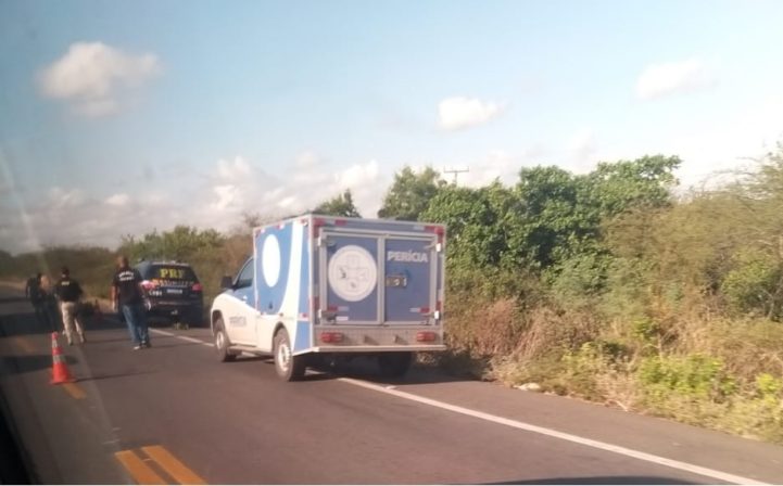 Após ser atropelada, mulher tem corpo esmagado por carros na BR-110 na cidade de Paulo Afonso, na Bahia