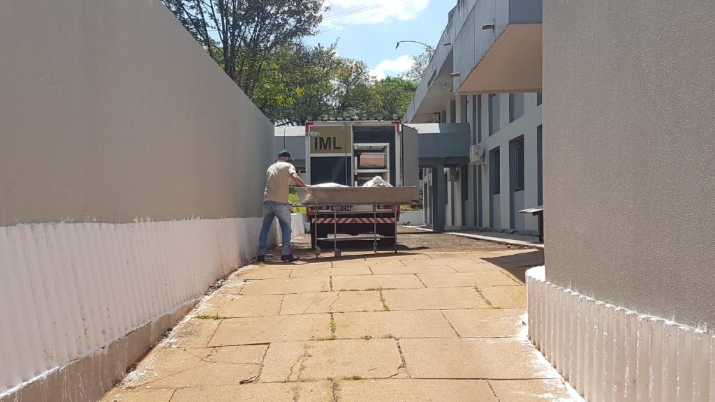 Corpo de homem encontrado em rio na região de Nova Aurora dá entrada no IML de Cascavel