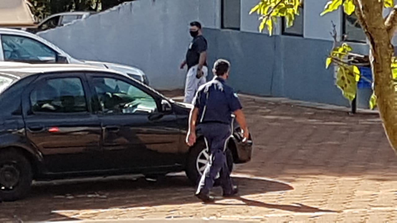 Imagem referente a Familiares de homem baleado na sexta-feira, no Bairro Santa Cruz, prestam depoimento na Delegacia de Homicídios