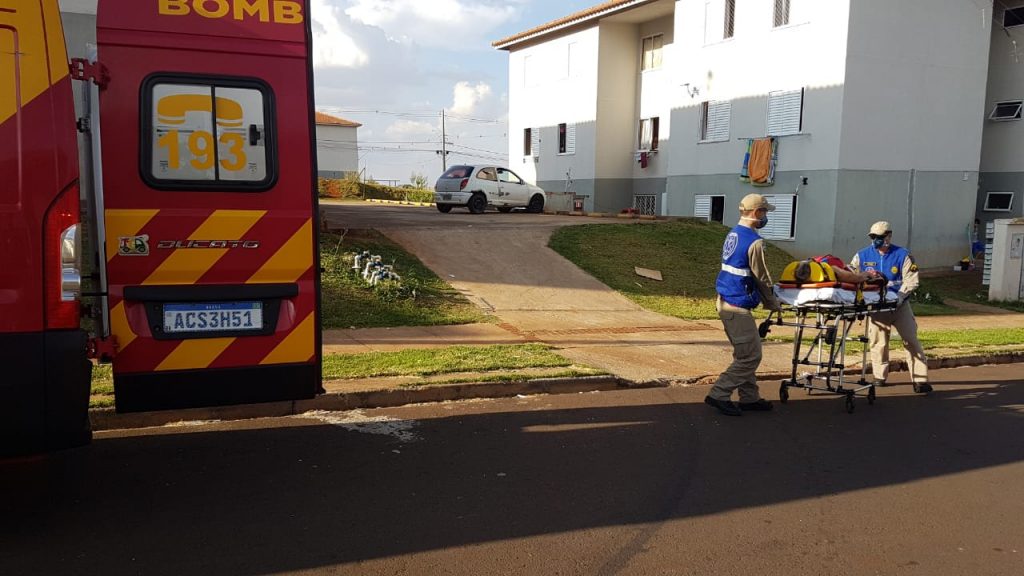Mulher que sofreu queda em imóvel no Riviera é socorrida pelo Corpo de Bombeiros