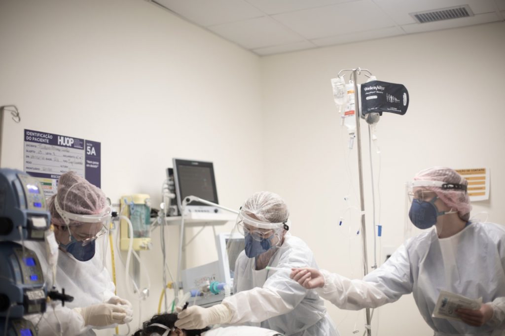 Huop conta com 70 leitos de UTI exclusivo para pacientes com Covid-19 Huop conta com 70 leitos de UTI exclusivo para pacientes com Covid-19