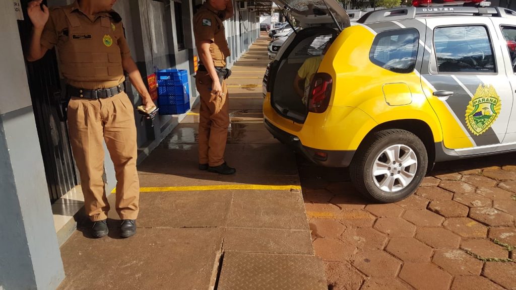 Homem é detido acusado de furtar carne no Muffatão do Bairro Neva