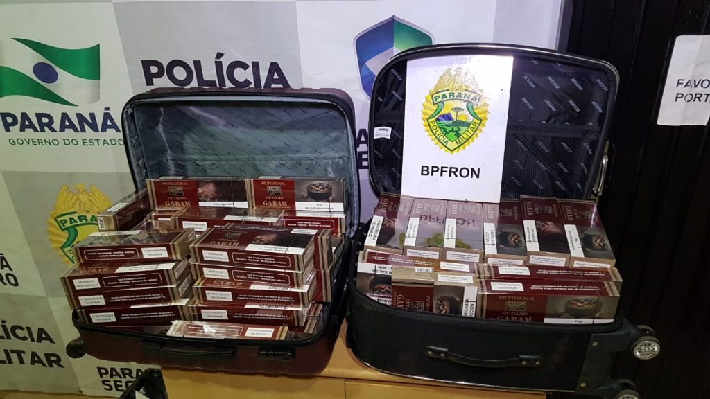 BPFron detém mulher e apreende 100 pacotes de cigarros contrabandeados na BR-277, em Cascavel