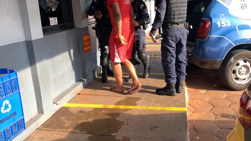 Homem descumpre medida protetiva e é detido pela GM na região do Bairro Tropical