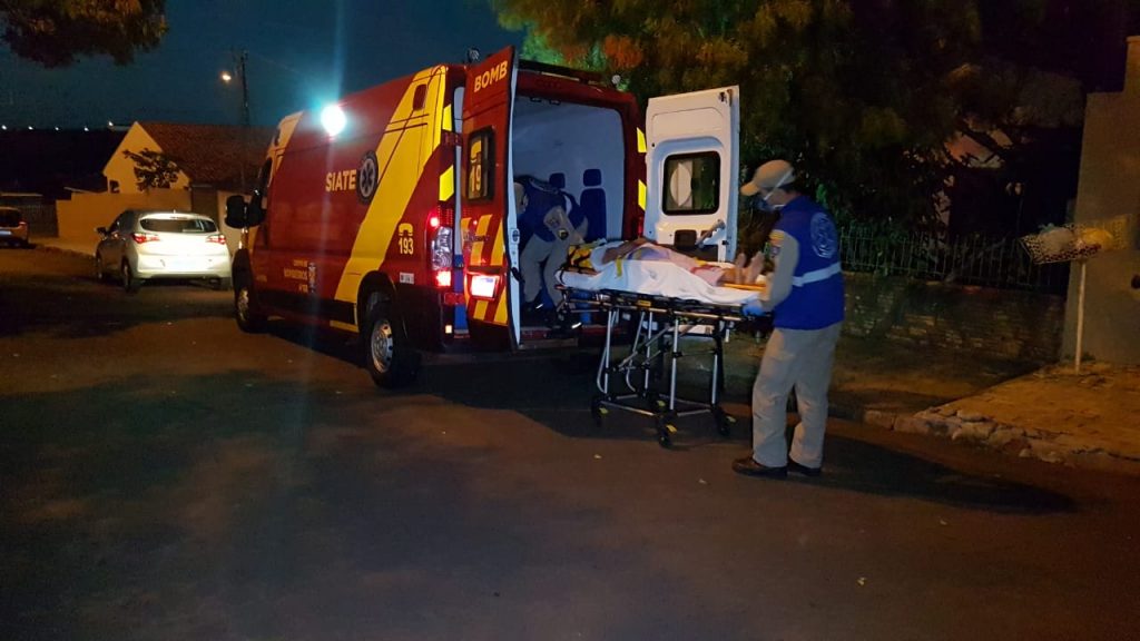 Mulher de 75 anos sofre queda e se fere no Bairro Guarujá