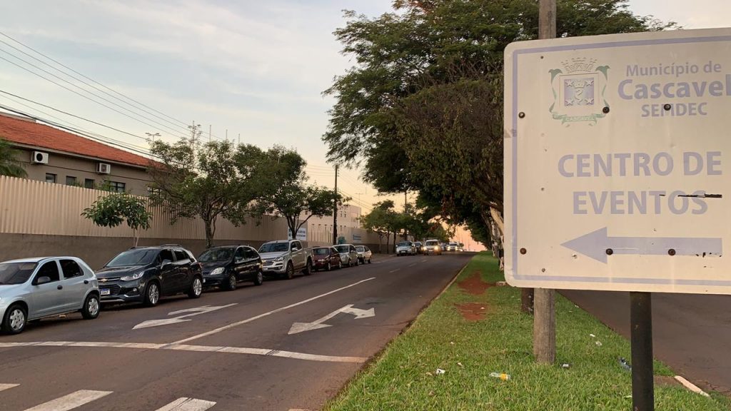 Atenção! Idosos com 64 anos podem procurar o Centro de Vacinação contra a Covid-19 nesta noite