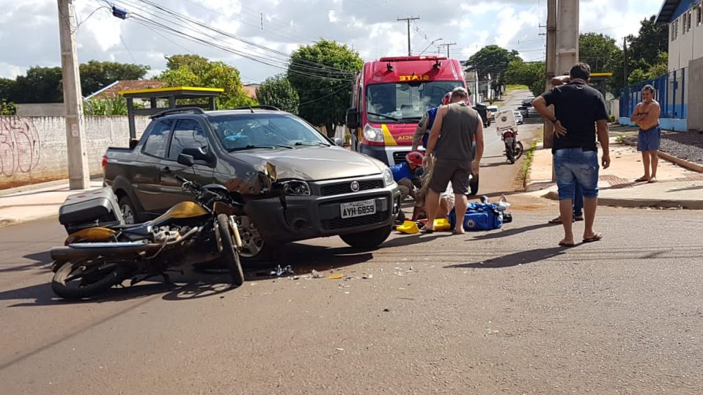 Colisão entre carro e moto deixa homem ferido no Bairro Turisparque