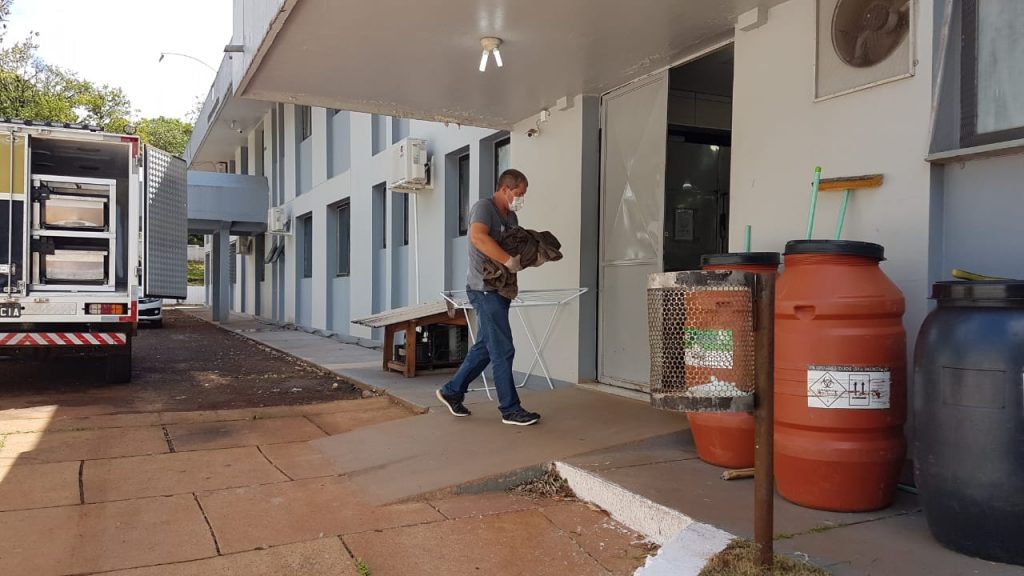 Corpo de bebê que morreu por engasgamento em Matelândia é levado ao IML de Cascavel