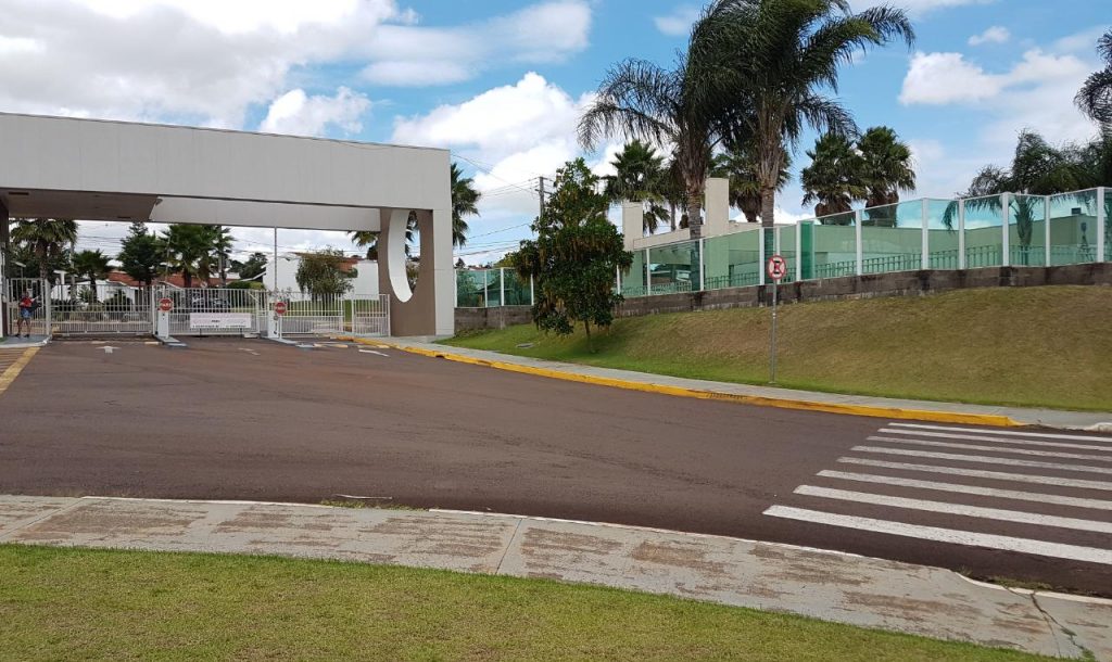 Criança sofre queda de veículo e fica ferida no Bairro Parque Verde