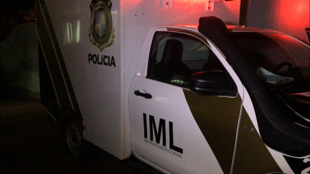 Corpo do homem que morreu esfaqueado em São João do Oeste é levado ao IML de Cascavel