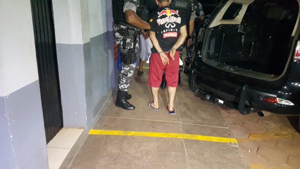 Choque detém três no Tropical e apreende cocaína, celulares e dinheiro