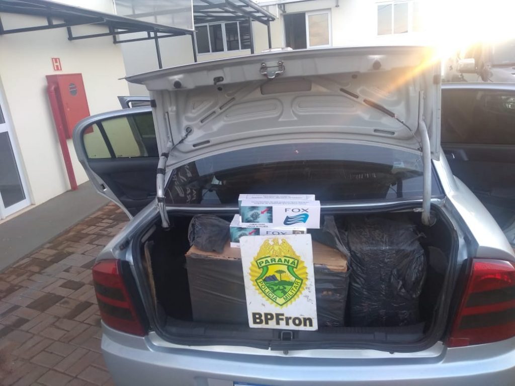 BPFron apreende veículo Astra com cerca de 500 pacotes de cigarros contrabandeados em Ampére