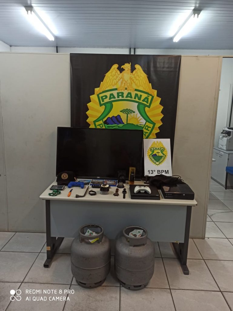 Três são detidos após furto em residência de Curitiba Três são detidos após furto em residência de Curitiba