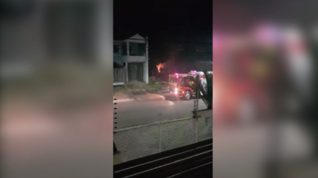 Bombeiros combatem princípio de incêndio em terreno no Bairro Alto Alegre Bombeiros combatem princípio de incêndio em terreno no Bairro Alto Alegre