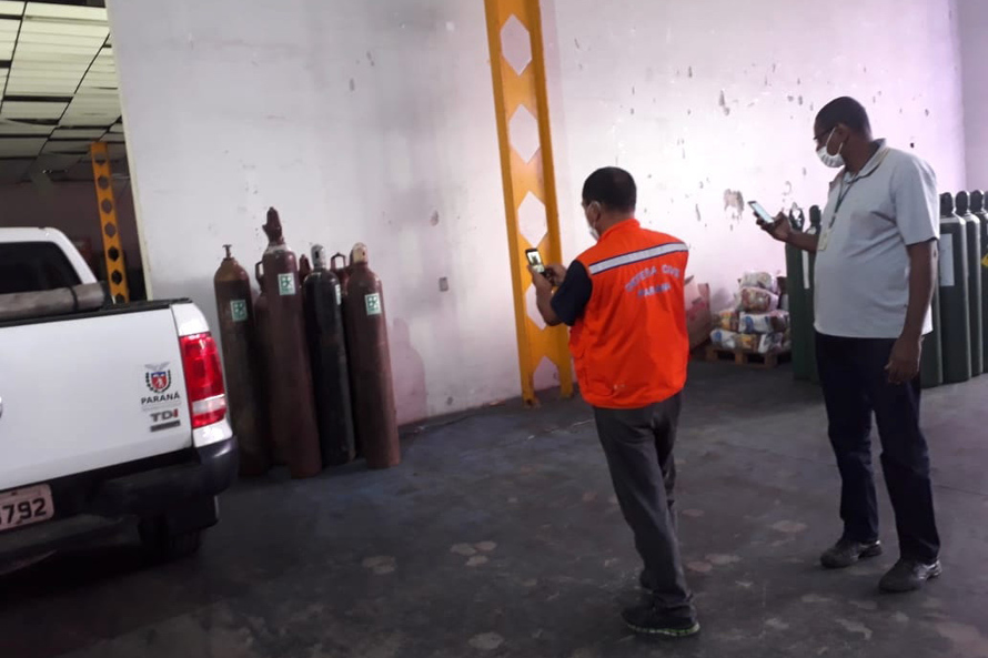 DER/PR entrega cilindros de oxigênio para Saúde e Defesa Civil DER/PR entrega cilindros de oxigênio para Saúde e Defesa Civil