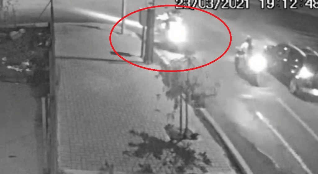 Câmera mostra acidente entre motociclistas na Rua Recife, no Centro Câmera mostra acidente entre motociclistas na Rua Recife, no Centro
