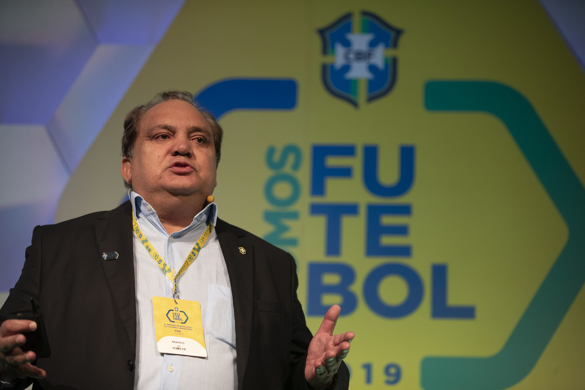 Após uma semana de internação no Rio, médicos retiram a intubação de Branco Imagem referente a Após uma semana de internação no Rio, médicos retiram a intubação de Branco