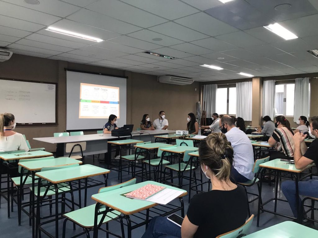 Huop recebe visita da Coren-PR e discute dificuldades durante o combate da Covid-19 Huop recebe visita da Coren-PR e discute dificuldades durante o combate da Covid-19