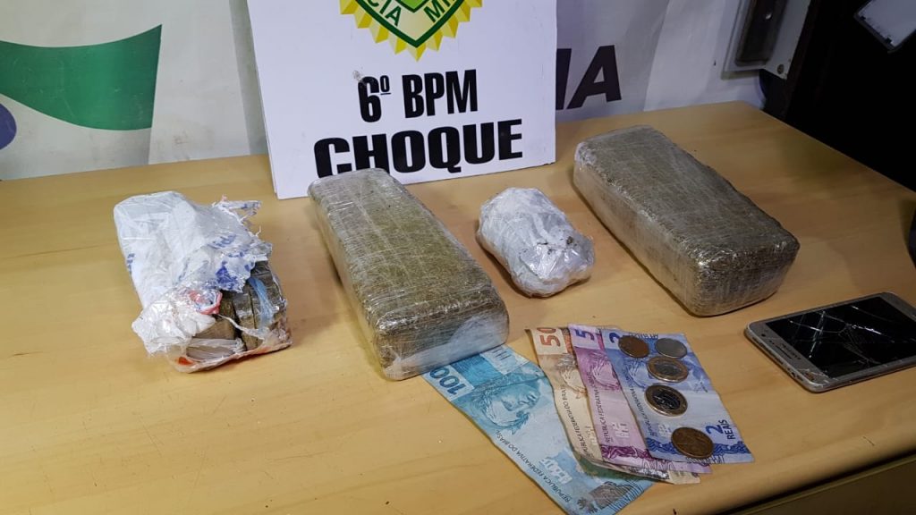 Equipe da Choque prende homem de 21 anos com quase 2 quilos de maconha na Rodoviária