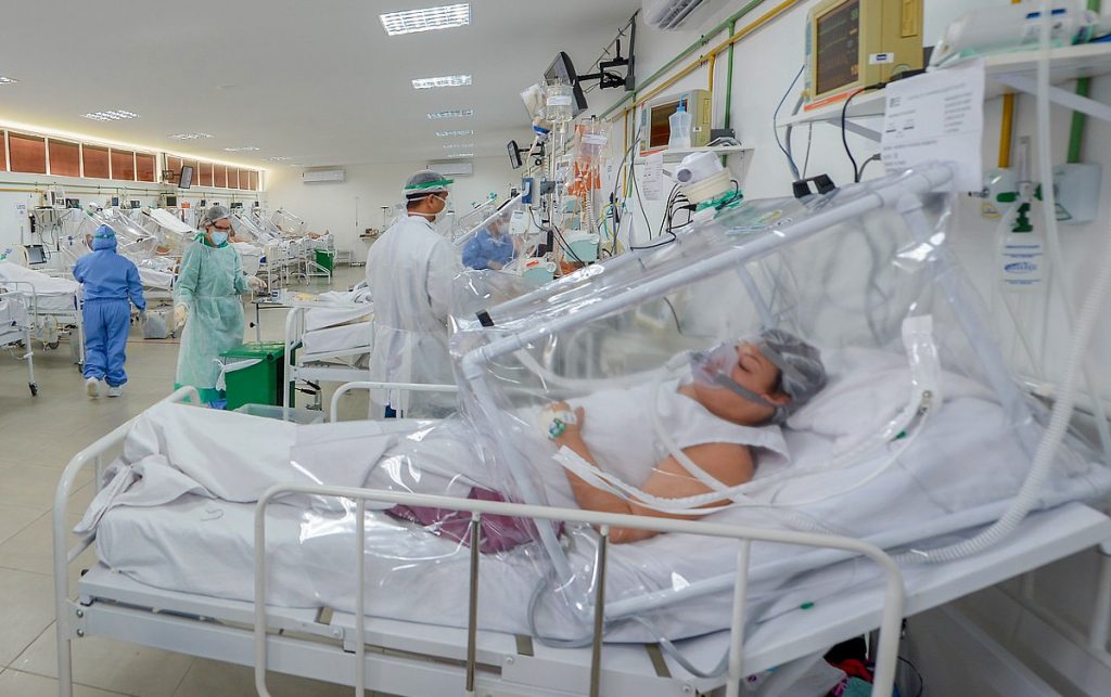 Covid-19: Em 24 horas, Brasil registra 910 mortes