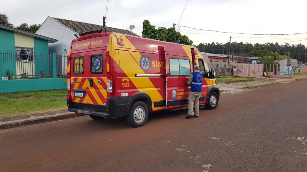 Menino fica ferido ao cair de bicicleta no Bairro Santa Felicidade