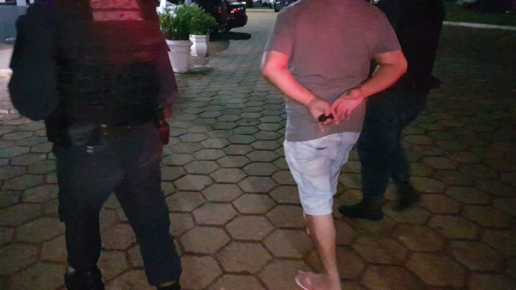 Em horário de toque de recolher, homem de 38 anos é preso por embriaguez pela GM, no Bairro Neva