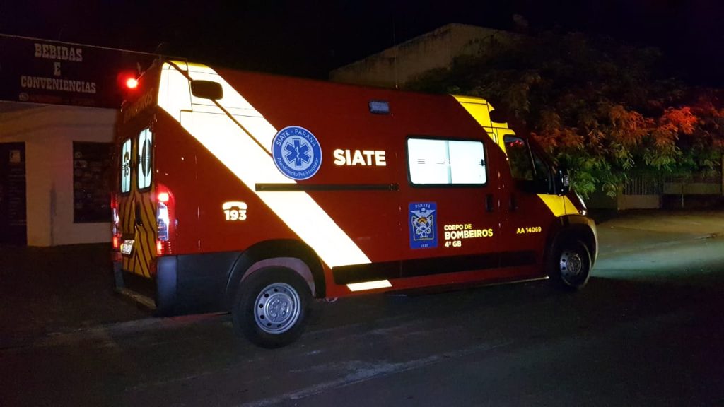 Homem é socorrido pelo Siate ao sofrer queda enquanto subia no forro de casa, no Santa Cruz
