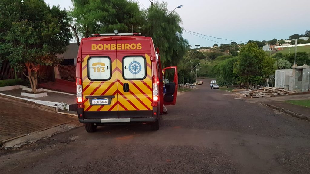 Mulher fica ferida após sofrer queda dentro de casa no Bairro Turisparque