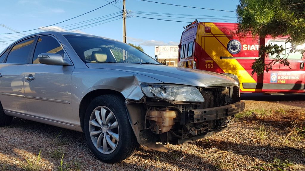 Motociclista fica ferido em colisão contra veículo Azera no XIV de Novembro; Siate foi mobilizado