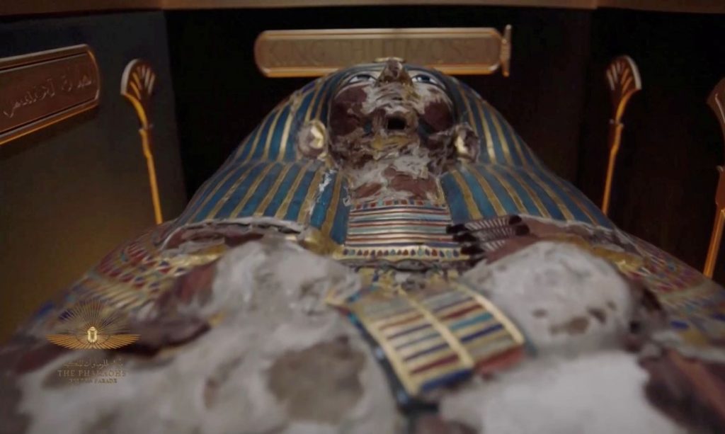Múmias egípcias desfilaram pelo Cairo a caminho do novo museu