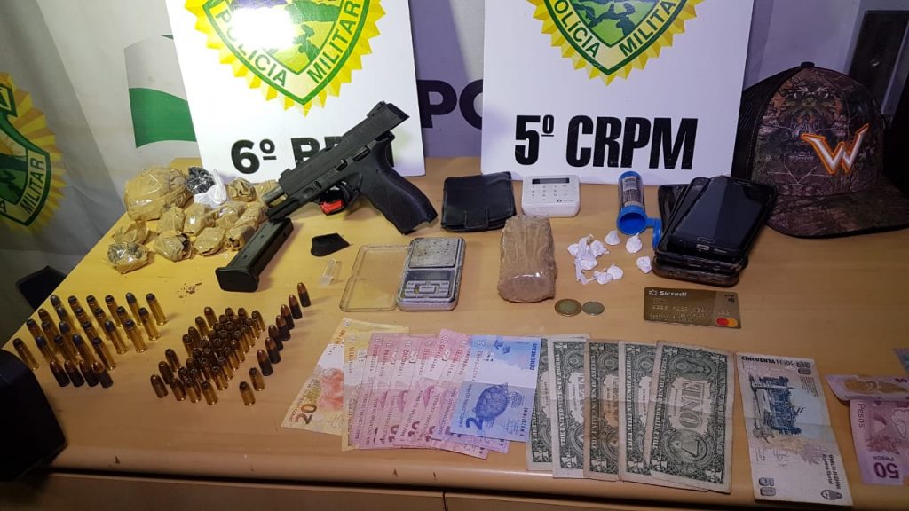 Casal é preso pela PM com cocaína, armas e munições; ação teve início em Catanduvas e terminou em Campo Bonito