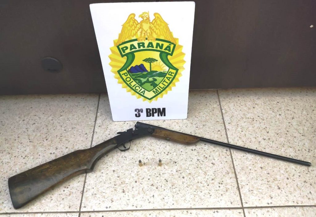 Assaltante invade casa e leva tiro de espingarda