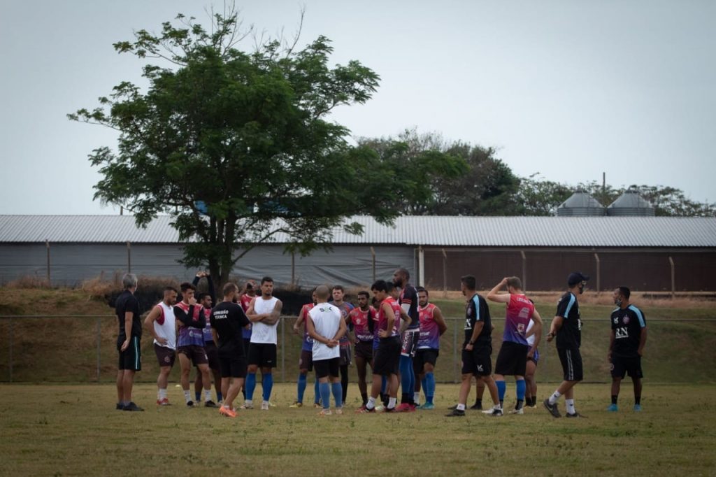 Em busca da primeira vitória no Paranaense, Cascavel CR encara o Azuriz nesta quarta-feira (7), fora de casa