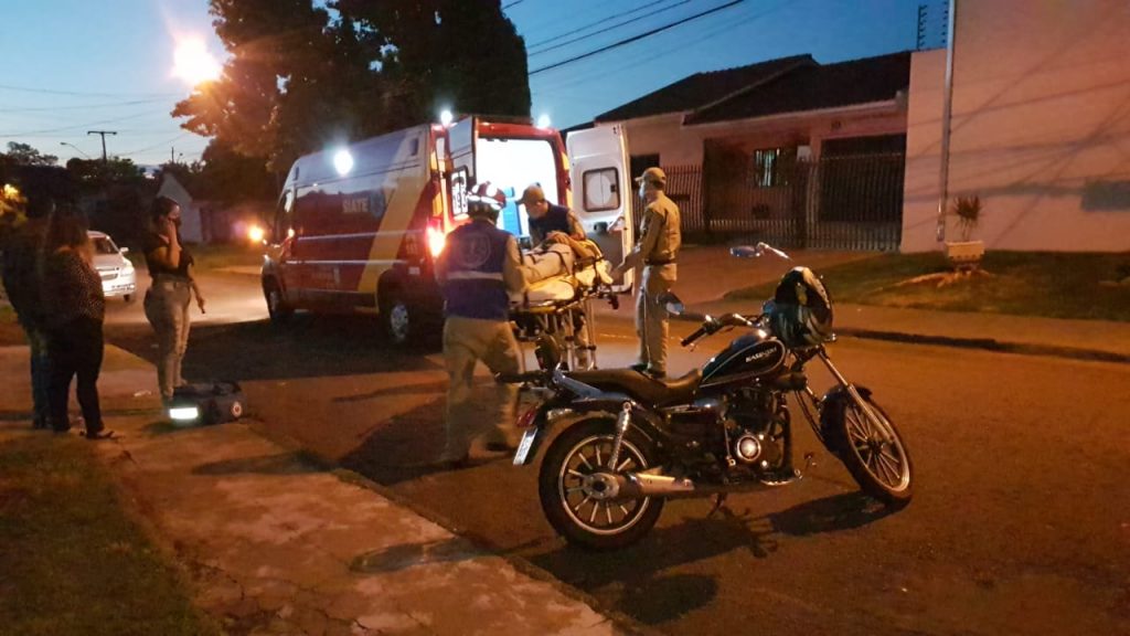 Motociclista atropela cachorro e sofre queda, no Bairro Alto Alegre