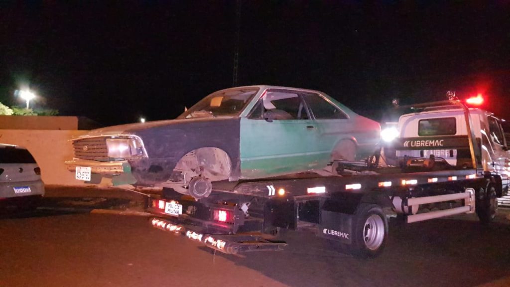 Corcel que havia sido furtado na Avenida Corbélia é localizado sem as rodas às margens da BR-369, em Cascavel