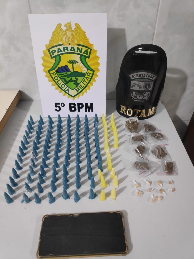 Homem que faz uso de tornozeleira eletrônica é flagrado pela PM com 123 pinos de cocaína, 10 pedras de crack e 8 porções de maconha em Londrina