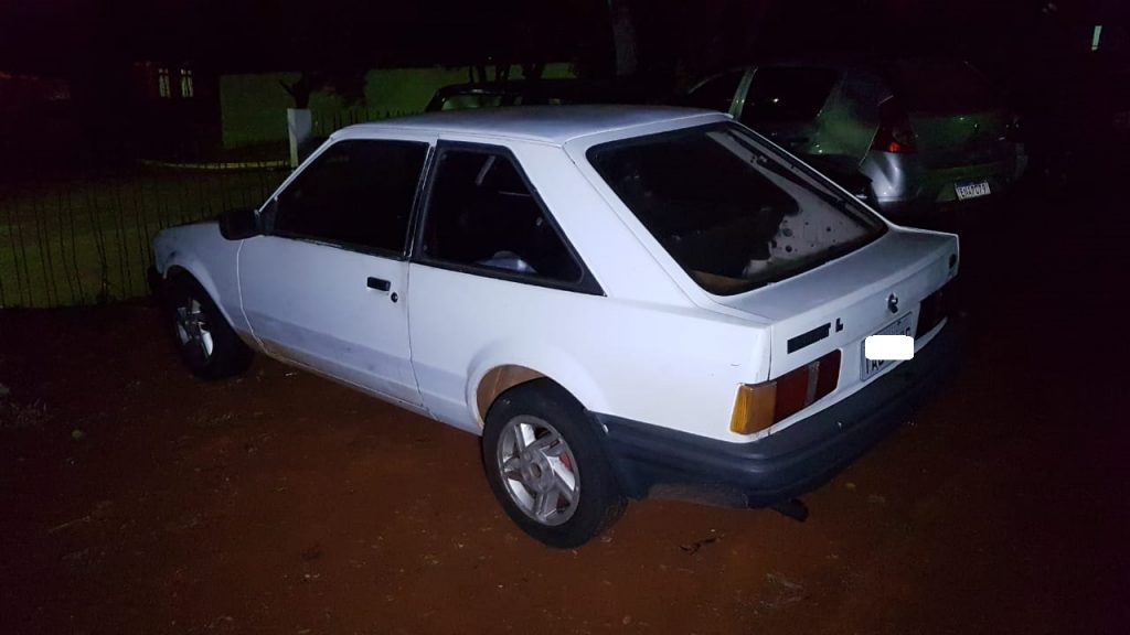 Polícia Militar recupera Escort que havia sido furtado nesta tarde (6)