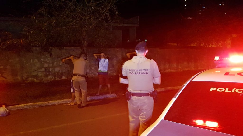 Homens presos ontem com quase 50 quilos de maconha são liberados e novamente abordados pela PM em frente à delegacia